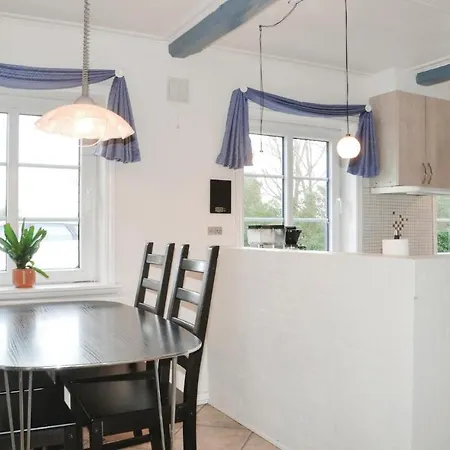 Vakantiehuis Gorgeous In With Sauna